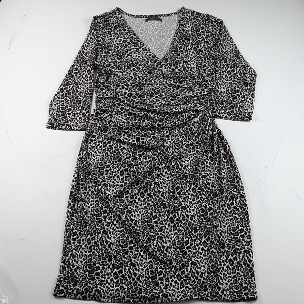SUZY SHIER  Front Crossed Dress.